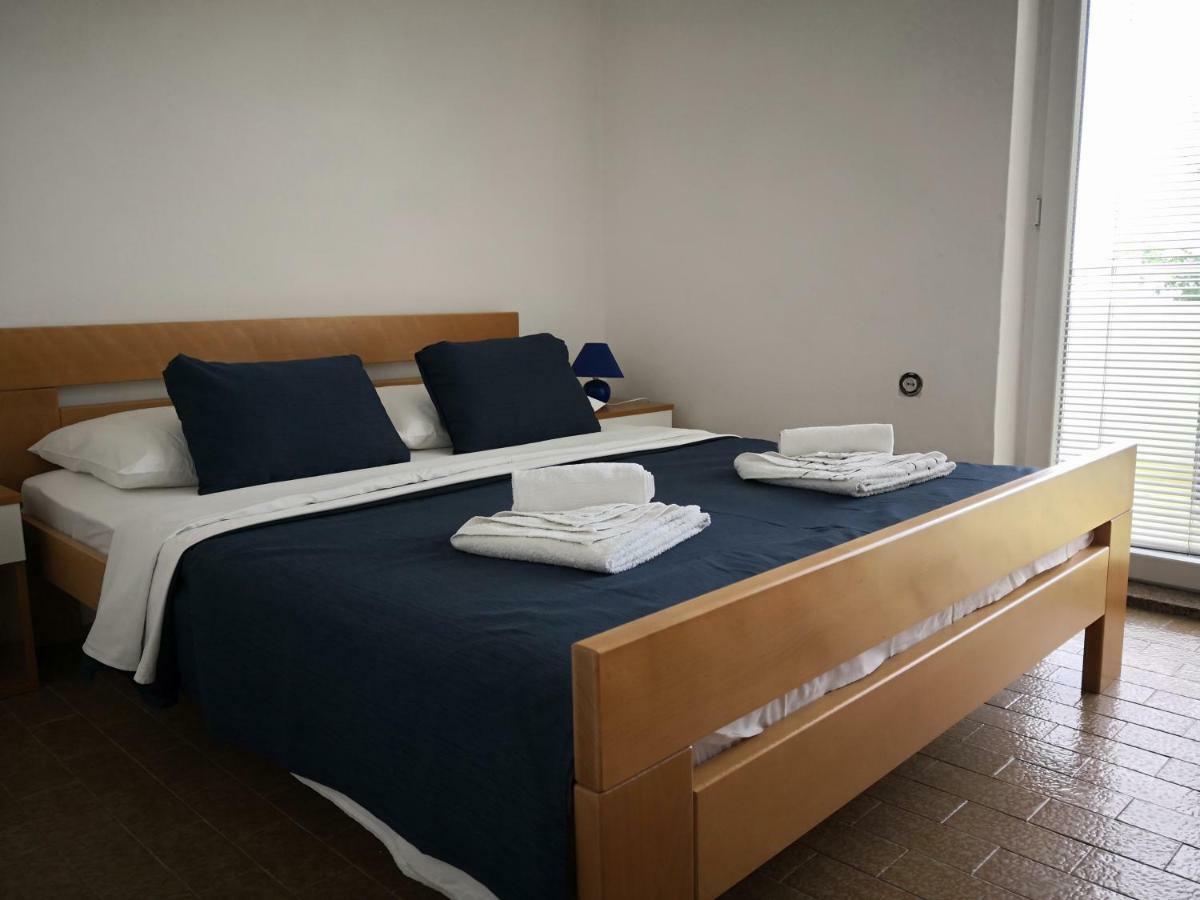 Guesthouse Dupin Vlasici Ngoại thất bức ảnh